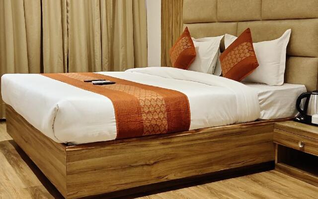Hotel Pearl Wood By OYO Rooms