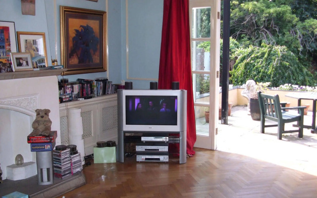 Roseview B & B
