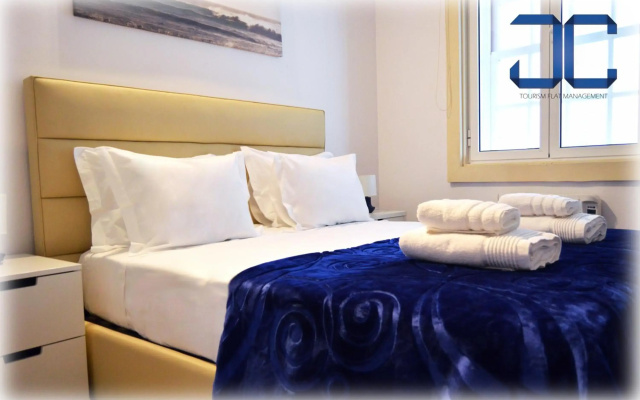 Riverside (with 3 Bedrooms) by JC