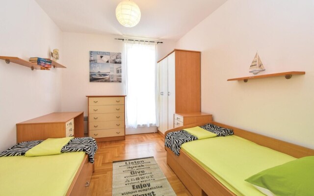 Nice Home in Podstrana With Wifi and 2 Bedrooms