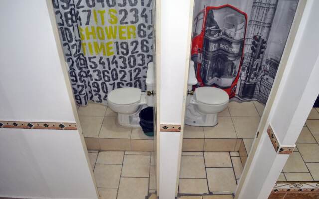 Alexandross Hostel BnB