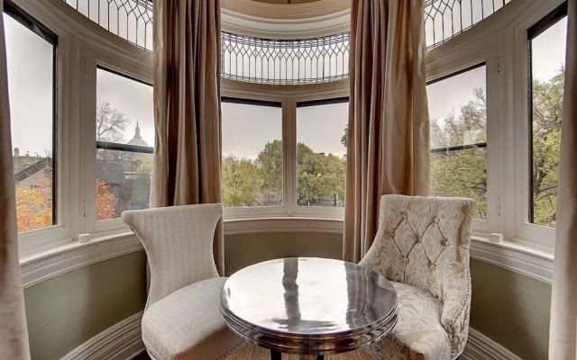 New Victorian Mansion Bed & Breakfast