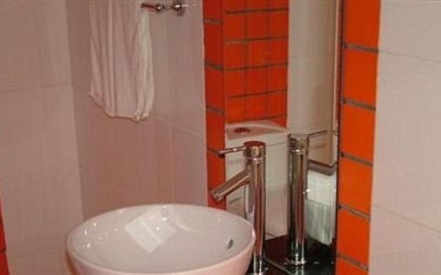 Zhongzhou Express Hotel – Bathroom – Zhengzhou