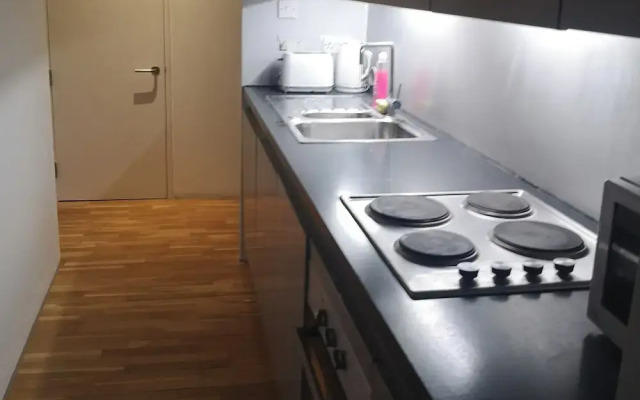 Historic 1 Bed Apartment in Iconic Mills