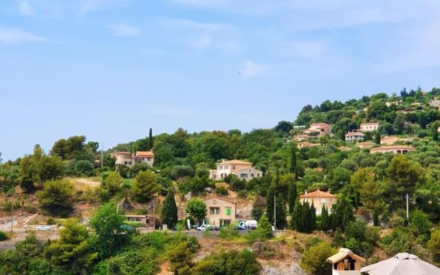 Apartment With 2 Bedrooms In Tourrettes Sur Loup With Wonderful Mountain View 18 Km From The Beach