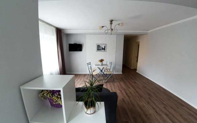 Chornovola Avenue Apartment