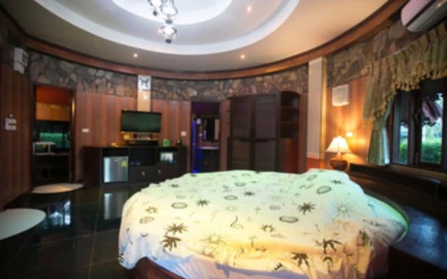 Two Tiger Resort & Spa