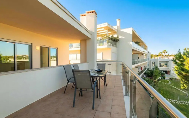 Balaia Residence 2 Bedroom Penthouse With Pool