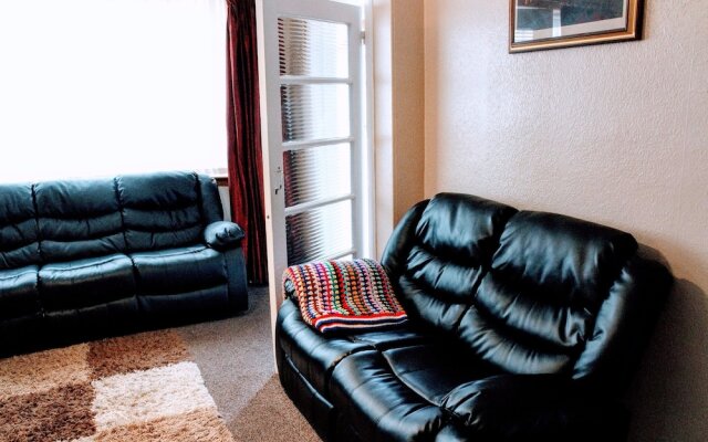 3 Bedroom Central House