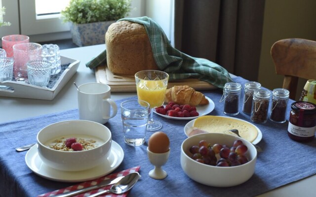 B&B Eikenlaan 12