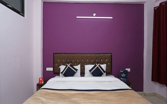 OYO 10827 Hotel Dev Bhoomi