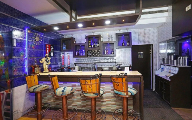 OYO 10690 Florence Hotel