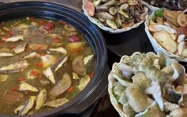 Chuxiong Fanyin Xishe (Yiren Ancient Town Scenic Area Store)