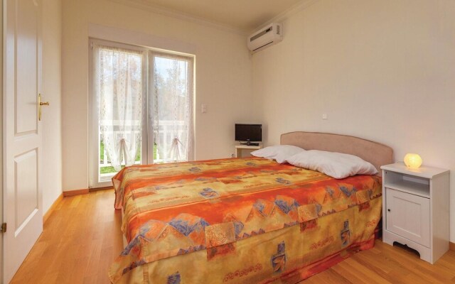 Nice Home in Jadranovo With Sauna, Wifi and 5 Bedrooms