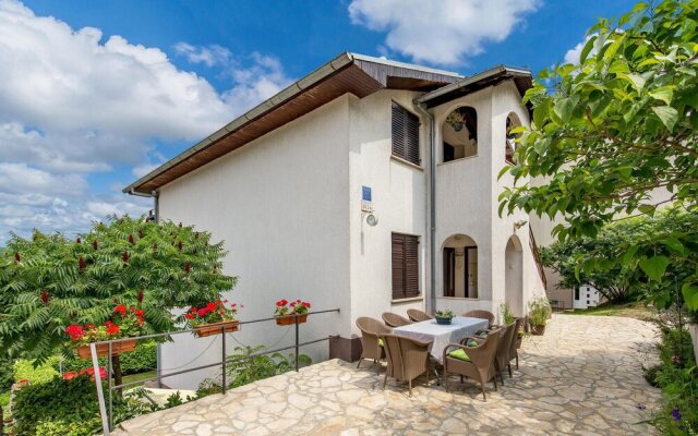 Awesome Home in Rukavac With Wifi, Outdoor Swimming Pool and 2 Bedrooms