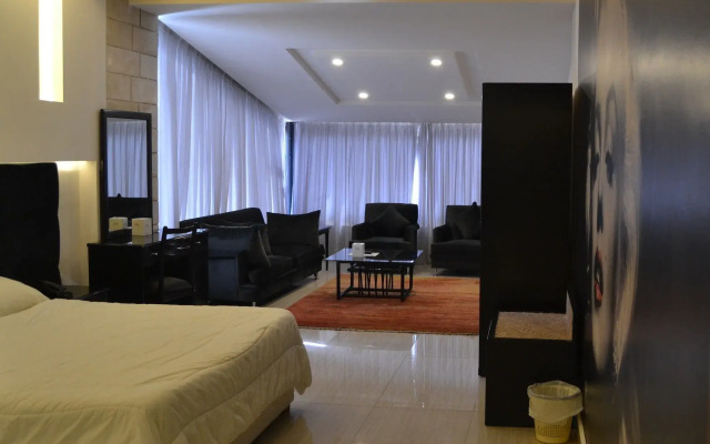 Platinum Hotel