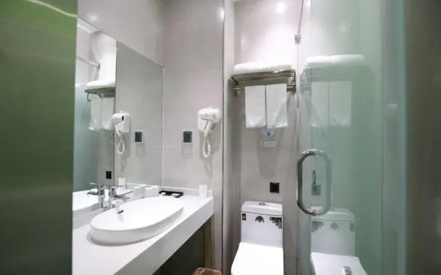 GreenTree Inn Dezhou Bus Station Train Station