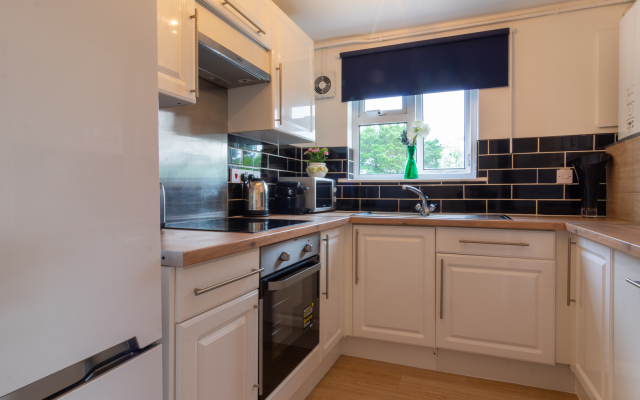 PickThePlace 3-bedroom Plymouth apartment