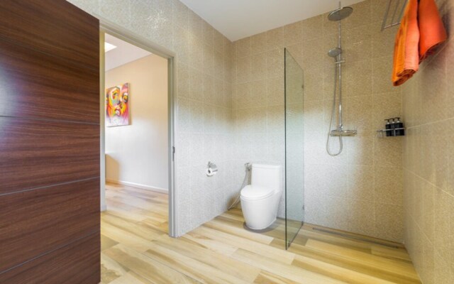 5 Bedrooms Villa Bacardi