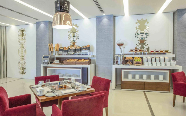 Burgu Arjaan by Rotana Hotel