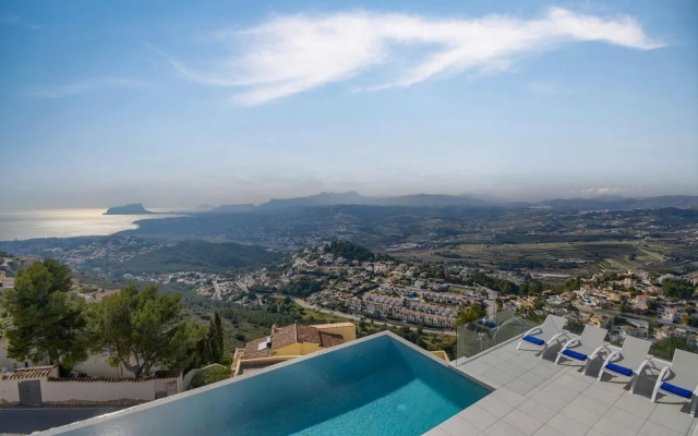 Villa Madi in Cumbre del Sol