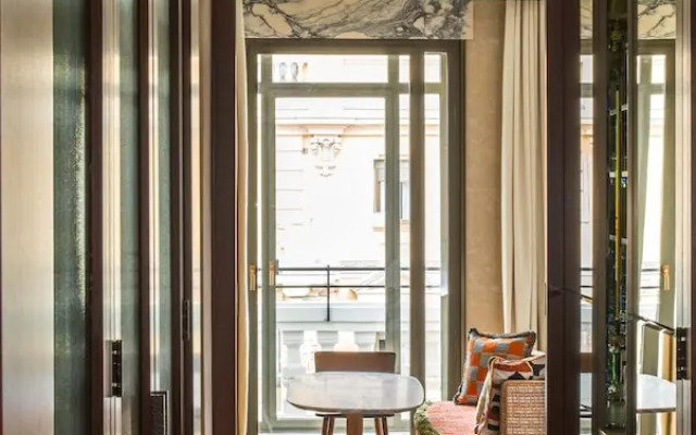 Brach Madrid - Evok Collection