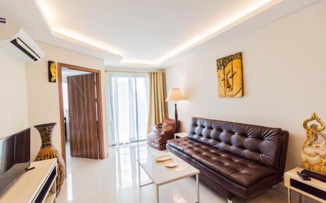 Club Royal Wongamat by Pattaya Sunny Rentals
