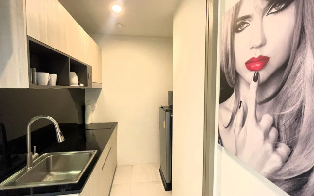 Sea view studio at Oceana by Lofty