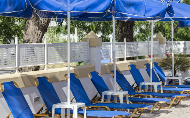 Erato Studios & Apartments