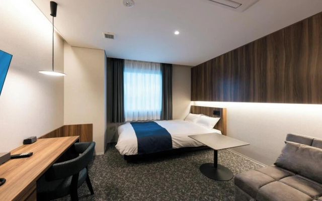 The Still Hotel – Guest Rooms – Ozu