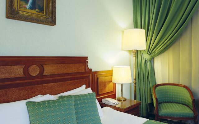 Serenada Golden Palace - Boutique Hotel