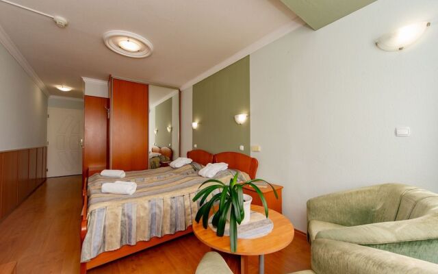 Aqua Blue Hotel