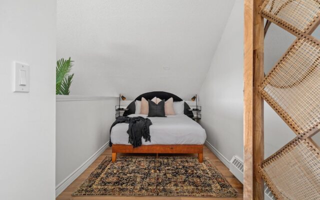 The Lost No Service Fees Penthouse Hot Tub