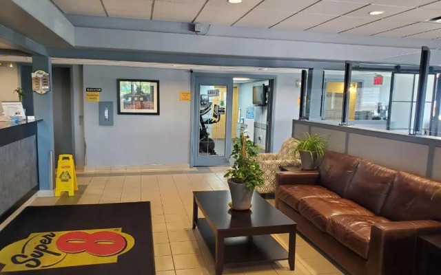 Super 8 Edmonton International Airport