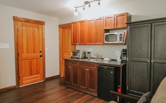 Cobble Wood & Bird Sanctuary Guest Houses