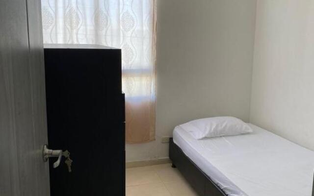 Apartamento de 3 Habitaciones con ventiladores amoblado fresco