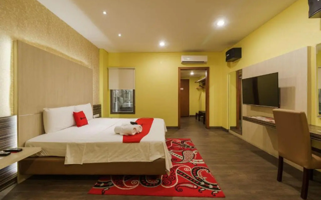 RedDoorz Plus near Dunia Fantasi Ancol