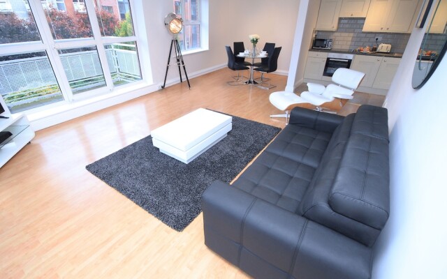 Sir John Rogersons Quay Sleeps 8