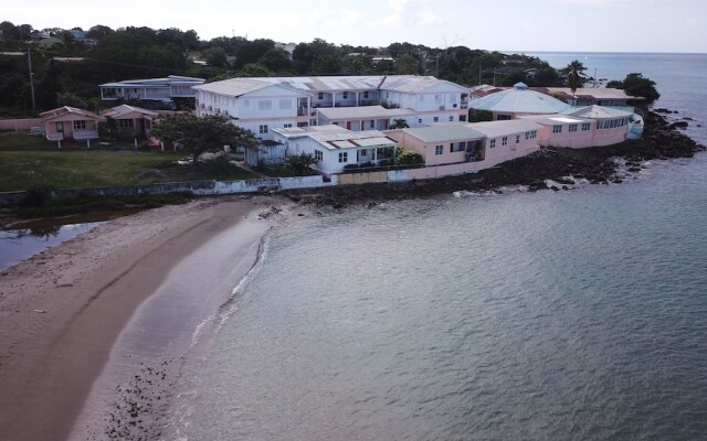 Pinneys Beach Hotel Nevis