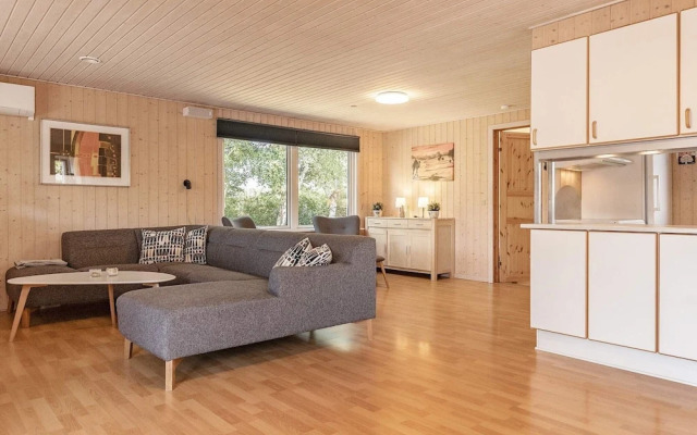 6 Person Holiday Home in Dannemare