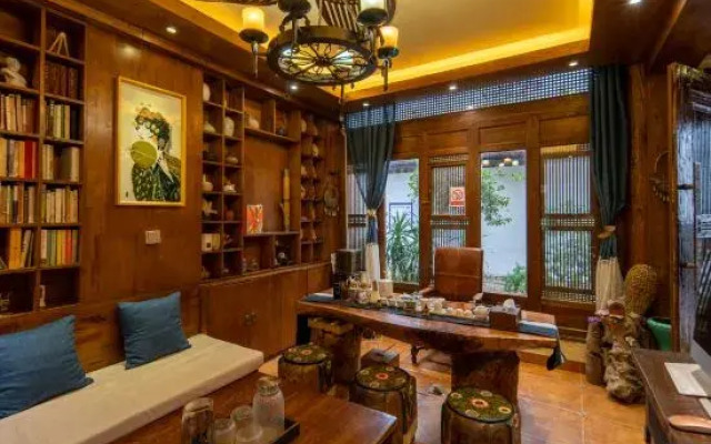 Lijiang Huayu Chain Courtyard Inn