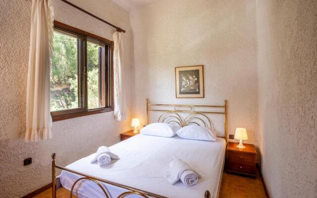 Luxury house in Elani beach 100m by the sea