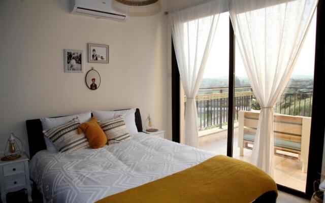 Artista Roustik Apartment