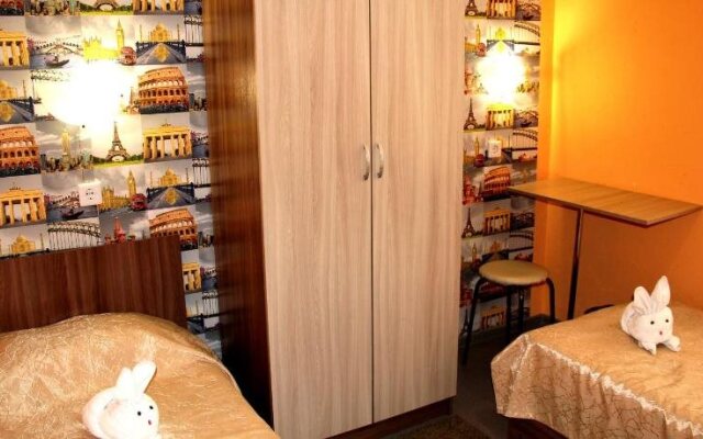 Oasis Hotel - Hostel