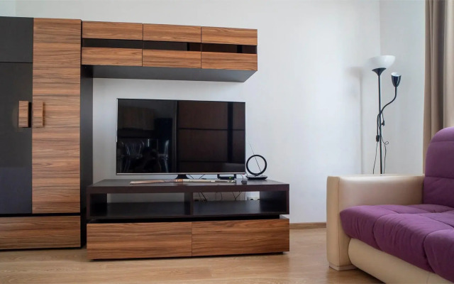 Phoenix De Lux Apartment on Parashnaya street 15