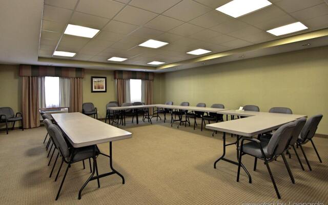 Holiday Inn Express Hotel & Suites Defiance by IHG