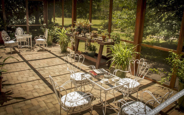 Rio Ancho Gourmet Lodge