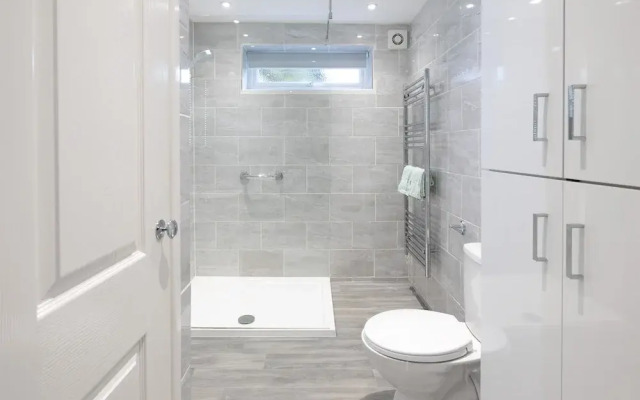 Captivating 2-bed Villa in Millendreath Near Looe