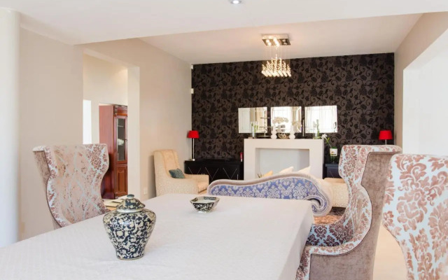The Houghton Villa