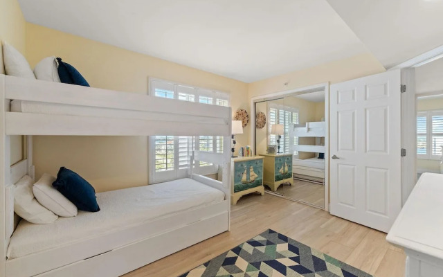 Seaspray East 825-gulf Front